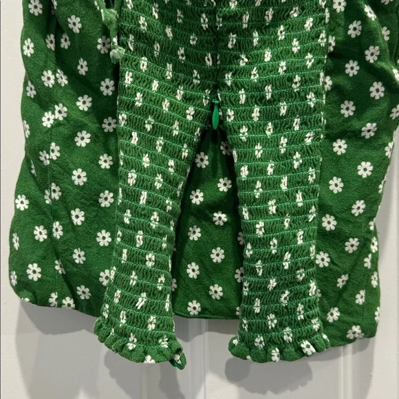 Reformation Meyer Top Hannah print, green and white daisy floral pattern size 2 - Picture 6 of 8